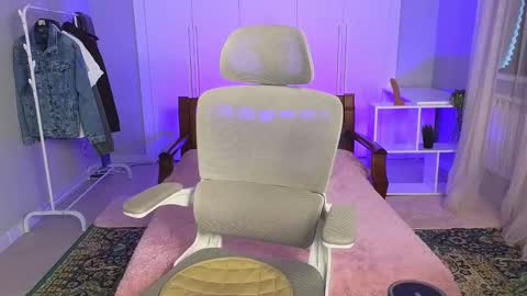 niko online show from February 26, 2025, 8:04 am