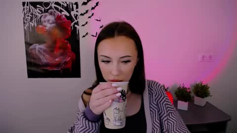 Snapshot of nikonara_ chatting on February 10, 2025, 9:47 am nikonara_ online show from February 10, 2025, 9:47 am