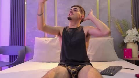 Niko Stone online show from October 12, 2025, 4:11 am