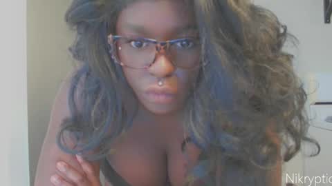 Nikole online show from November 22, 2025, 6:51 pm