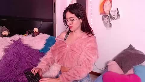 Snapshot of nikyastark chatting on December 15, 2024, 2:27 pm Niky A Stark online show from December 15, 2024, 2:27 pm