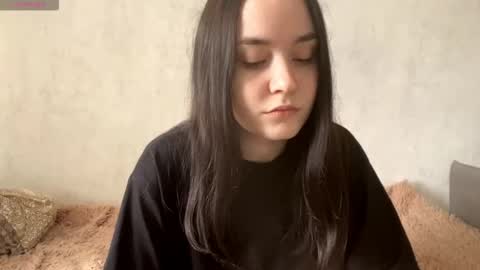 Snapshot of nimraeve chatting on September 10, 2025, 9:53 am Mary online show from September 10, 2025, 9:53 am