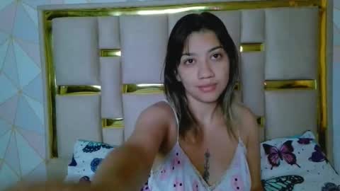 Nina Carther online show from December 17, 2025, 10:54 am