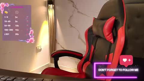 Snapshot of nina_rouge7 chatting on November 6, 2025, 7:37 pm N I N A online show from November 6, 2025, 7:37 pm