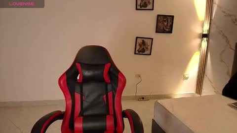 Snapshot of nina_rouge7 chatting on November 7, 2025, 11:21 am N I N A online show from November 7, 2025, 11:21 am