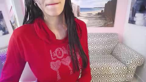 Nina online show from October 25, 2025, 12:13 pm