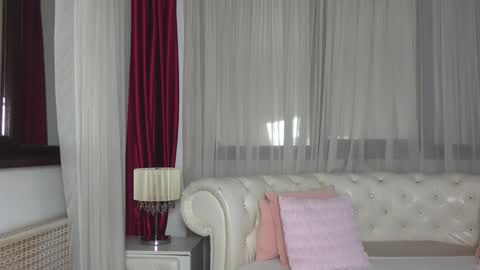 Snapshot of ninacrystal chatting on December 3, 2024, 7:21 am NinaCrystal online show from December 3, 2024, 7:21 am