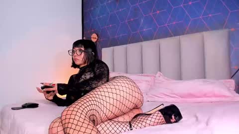 Alisson online show from February 11, 2025, 8:20 pm