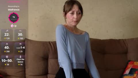 NinaNovalicious online show from October 28, 2025, 8:29 am