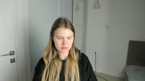 ninarihh online show from February 27, 2025, 2:54 pm