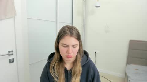 ninarihh online show from February 28, 2025, 3:59 pm