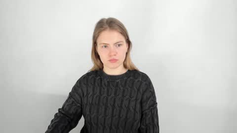 ninarihh online show from March 12, 2025, 9:44 am