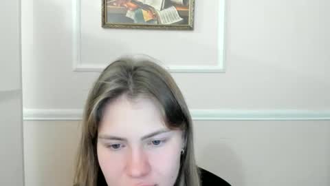 ninarihh online show from November 24, 2025, 4:40 pm