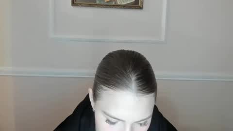 ninarihh online show from November 28, 2025, 11:35 am