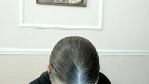 ninarihh online show from December 2, 2025, 11:48 am