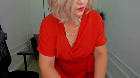 ninastarle online show from November 7, 2025, 5:29 am