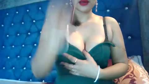 Snapshot of nisha_baby chatting on November 2, 2025, 4:15 am Nishu online show from November 2, 2025, 4:15 am