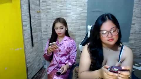 Snapshot of nitchiefucker chatting on September 17, 2025, 3:24 pm Nadz online show from September 17, 2025, 3:24 pm