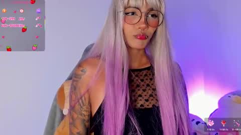 Snapshot of nix_taylor chatting on October 22, 2025, 1:06 am Nix online show from October 22, 2025, 1:06 am