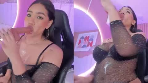 Snapshot of noa_moon chatting on November 6, 2025, 7:59 pm Noa online show from November 6, 2025, 7:59 pm