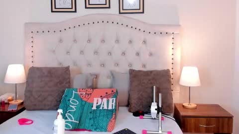 Snapshot of noa_morena chatting on November 8, 2025, 12:16 pm NATHALIA MORENO online show from November 8, 2025, 12:16 pm