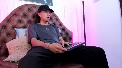 Snapshot of noah_blake0 chatting on October 22, 2025, 2:45 am Noah Blake online show from October 22, 2025, 2:45 am
