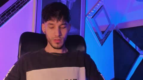 Noah Brigth online show from December 4, 2025, 8:39 pm