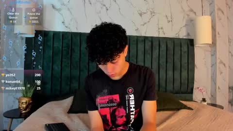 noah_dupont_ online show from November 24, 2025, 11:32 am