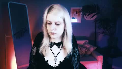 Snapshot of noah_elmer chatting on November 7, 2025, 7:30 am REAL name LiaDM are always open online show from November 7, 2025, 7:30 am