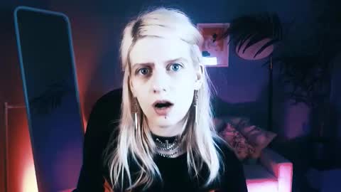 Snapshot of noah_elmer chatting on November 8, 2025, 4:29 pm REAL name LiaDM are always open online show from November 8, 2025, 4:29 pm