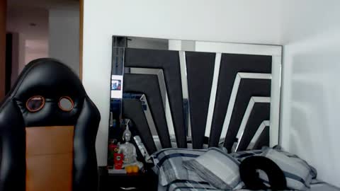 Noah Harris01 online show from December 19, 2024, 10:00 pm