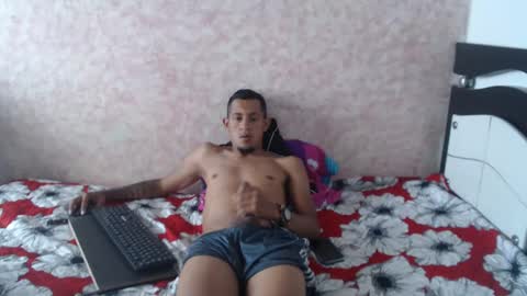 Snapshot of noah_roberts_ chatting on January 14, 2025, 10:02 pm Noah online show from January 14, 2025, 10:02 pm