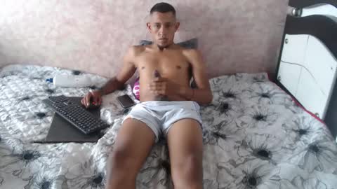 Snapshot of noah_roberts_ chatting on January 19, 2025, 3:53 pm Noah online show from January 19, 2025, 3:53 pm