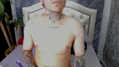 NOAH online show from December 4, 2025, 9:01 pm