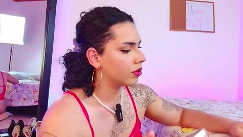 noahmonroe_11 online show from November 28, 2025, 10:01 pm