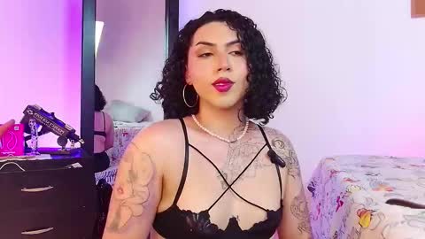 noahmonroe_11 online show from December 4, 2025, 8:06 pm