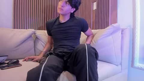 Snapshot of noahx_valko chatting on December 14, 2025, 2:44 pm noahx_valko online show from December 14, 2025, 2:44 pm