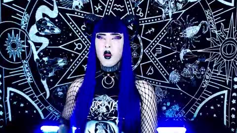 caroline online show from November 11, 2025, 1:49 am