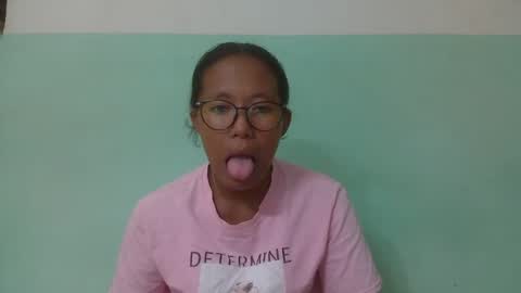 Snapshot of noellah chatting on March 2, 2025, 5:14 pm noellah online show from March 2, 2025, 5:14 pm