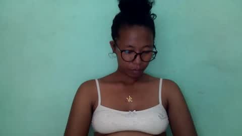 Snapshot of noellah chatting on March 6, 2025, 12:52 pm noellah online show from March 6, 2025, 12:52 pm