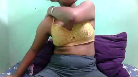 Snapshot of noellah chatting on October 25, 2025, 1:29 pm noellah online show from October 25, 2025, 1:29 pm