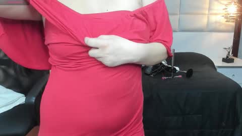  Nohemi   online show from September 23, 2025, 7:50 pm