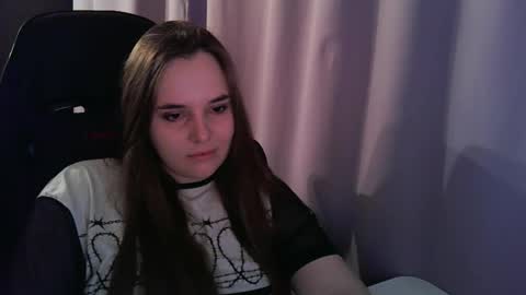 noir_ember_ online show from September 19, 2025, 10:27 am