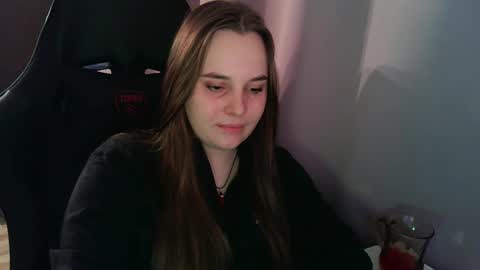 noir_ember_ online show from October 10, 2025, 12:48 pm