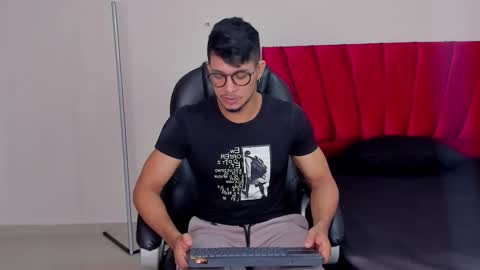 Snapshot of nolan_joness chatting on November 5, 2025, 7:58 pm Im Nolan online show from November 5, 2025, 7:58 pm