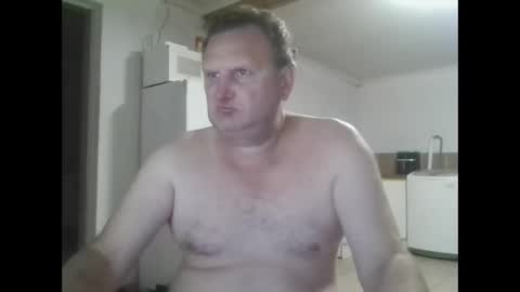 Snapshot of nollie244 chatting on October 17, 2025, 4:42 pm Nollie online show from October 17, 2025, 4:42 pm