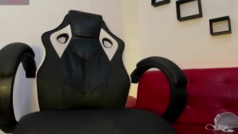 Snapshot of nora22xx chatting on November 19, 2025, 4:45 am Nora online show from November 19, 2025, 4:45 am