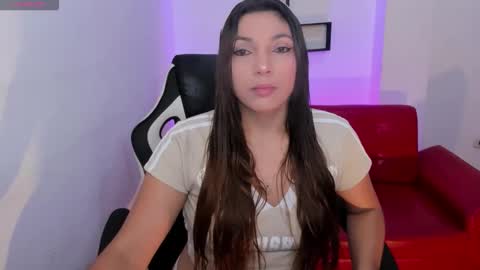 Snapshot of nora22xx chatting on December 15, 2025, 5:01 am Nora online show from December 15, 2025, 5:01 am