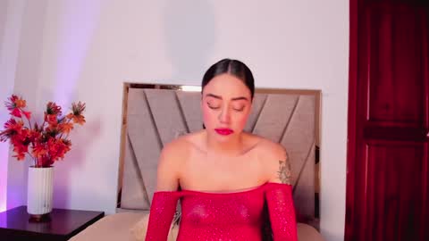 Nora Da Silva online show from December 19, 2024, 12:45 am