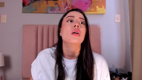 Nora Da Silva online show from October 13, 2025, 6:08 pm